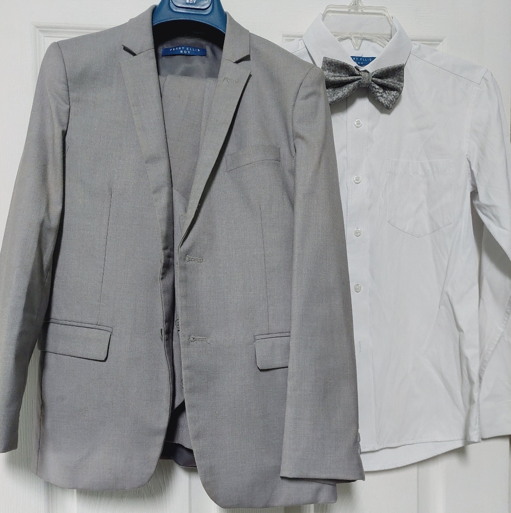 Young King. Perry Ellis Gray Suit with White Shirt and Bow Tie. 5 Piece Suit.